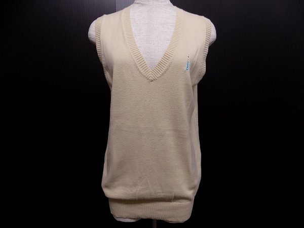 柔らかな印象に仕上がります！イーストボーイのベストをお売りいただきました