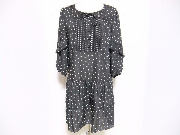 胸元のリボンでメリハリある印象に！トゥービーシックのワンピースをお売りいただきました