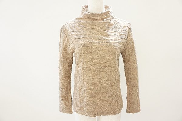 首回りも上品デザインでおしゃれにきまる!プランテーションのカットソーをお売りいただきました