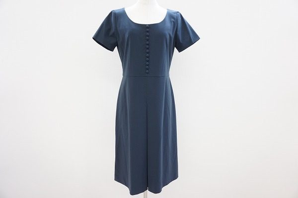 控え目さがありつつも細部にはこだわりが詰まっています！セオリーリュクス ワンピースをお売りいただきました