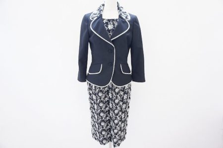 エレガントな雰囲気が好印象にもなる！フランコフェラーロのワンピーススーツをお売りいただきました