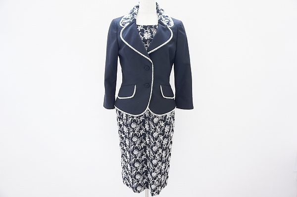 エレガントな雰囲気が好印象にもなる！フランコフェラーロのワンピーススーツをお売りいただきました