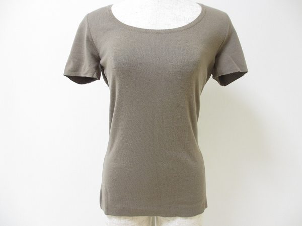 ジャケットのインナーにも大活躍！ロロピアーナのカットソーをお売りいただきました