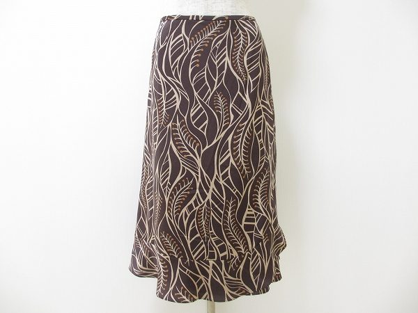 シックな絵柄がポイントとなります!ポール・スチュアートのスカートをお売りいただきました