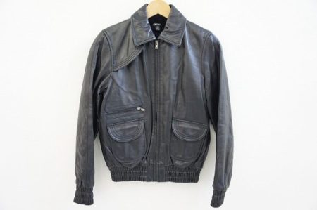 ジャンパータイプで前を留めても着られる！ダナキャランのラムレザージャケットをお売りいただきました