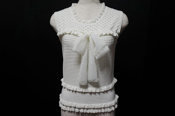 上質なリボンが女性らしさを強調！トゥービーシックのリボンカットソーをお売りいただきました