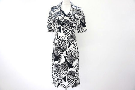 吸い込まれそうな色彩バランスが魅力！アドーアのワンピースをお売りいただきました