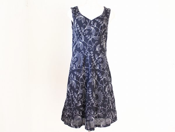 黒×白のコントラストが映える！ローラアシュレイのワンピースをお売りいただきました