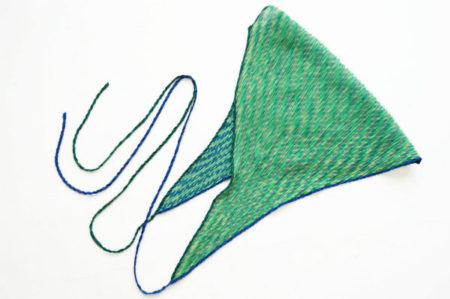 鮮やかなグリーンで癒し効果も！プリーツプリーズのスカーフをお売りいただきました