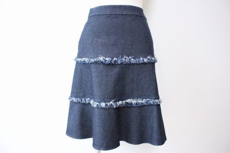 程よい装飾がメリハリある印象にしてくれます！ハロッズのスカートをお売りいただきました