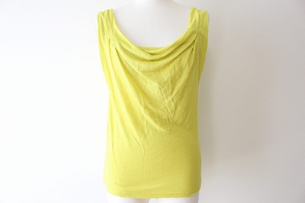 涼しさもしっかりと感じられる麻素材！イクコのタンクトップをお売りいただきました