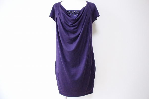 高貴なカラー・パープルで一味違った雰囲気を演出!アンタイトルのワンピースをお売りいただきました