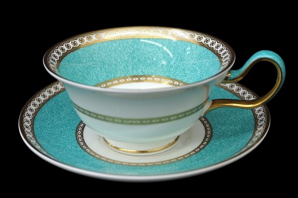 高貴なターコイズブルーがエレガンスな時間を連れてきてくれます！ウェッジウッドのカップ＆ソーサー