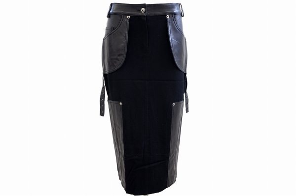 どんなトップスでもかっこよく決まる！ディオール レザーのスカートをお売りいただきました