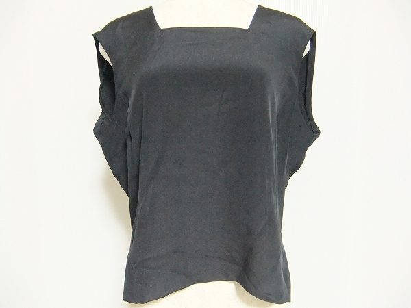 やっぱり黒が使いやすさ抜群です！アクリスのノースリーブカットソーをお売りいただきました