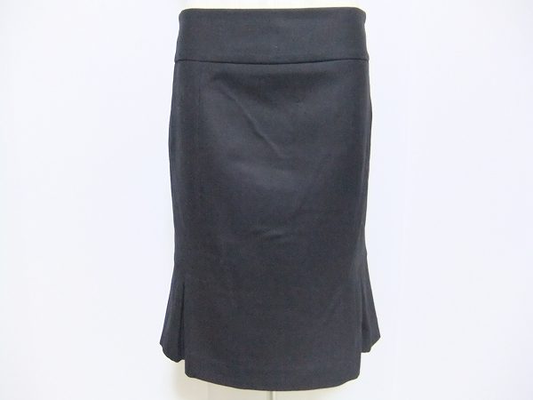 日々のワードローブへ追加もオススメ！アンテプリマのスカートをお売りいただきました