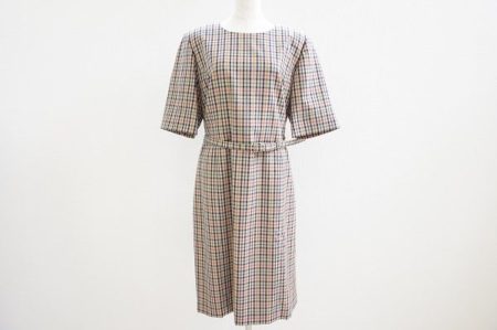 オレンジ×ブラックのチェックで明るい印象に！ダックスのワンピースをお売りいただきました