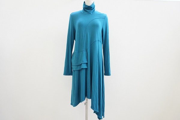 鮮やかブルーでさわやかな女性に早変わり！エイココンドウのワンピースを買取しました