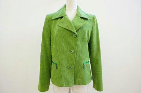 自然を感じさせるグリーンが特長です！ラピーヌブランシュ ジャケットをお売りいただきました