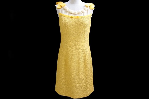 お花のような綺麗めイエローがポイント！ハロッズのワンピースをお売りいただきました