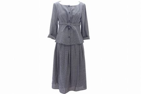 1セットあると便利な注目アイテム！シビラのスカートスーツをお売りいただきました