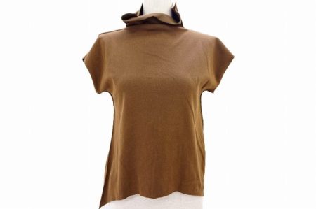 散らかっているクローゼットが一気に片付く！イッセイミヤケエイポックのカットソーを出張買取いたしました