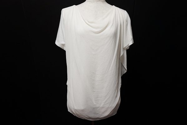 程よいツヤが高級感を演出してくれます！モガのカットソーをお売りいただきました