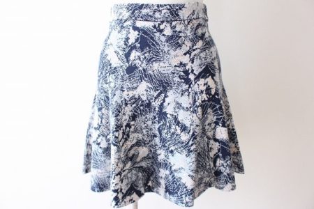 豪華さを感じつつもどこか落ち着いた雰囲気！BCBGマックスアズリアのスカートを買取しました