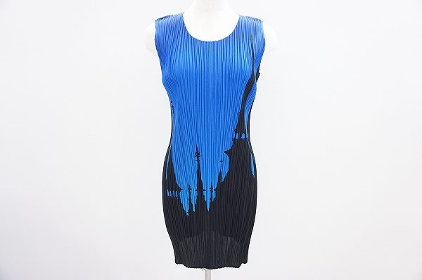 ブルーとブラックのコントラストが素敵！プリーツプリーズのチュニックをお売りいただきました