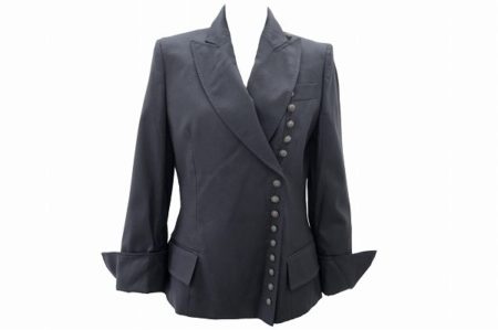 一列に並んだ装飾がアクセントに！ジャンフランコフェレ のジャケットをお売りいただきました