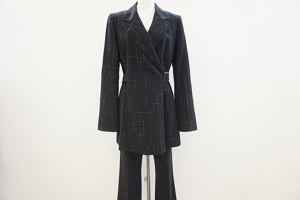 メンズライクなスタイルが好きな方へ!ケンゾーのパンツスーツをお売りいただきました