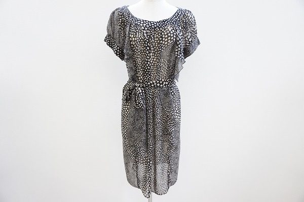 透明感を演出できる透け感がポイント！モガ  ベルト付きワンピースをお売りいただきました