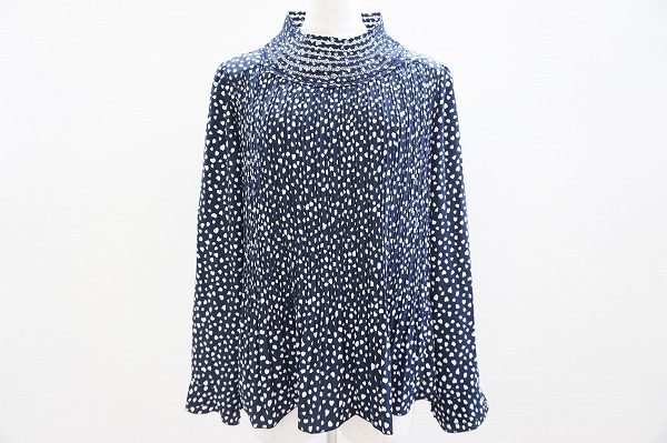 首元のデザインが注目ポイント！ラピーヌ ルージュ シャツブラウスをお売りいただきました