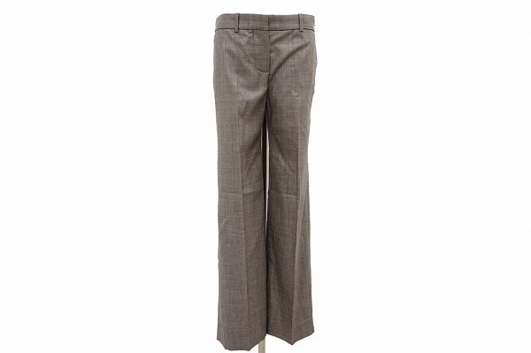 センターラインでスラっとしたシルエットが叶う!クロエのパンツをお売りいただきました