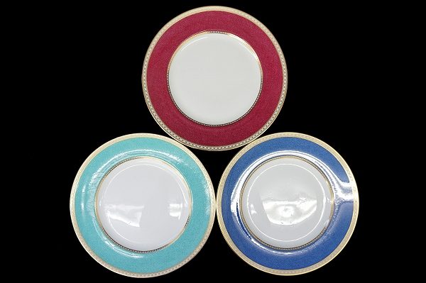 卓上に華やかさを取り入れたいなら！ウェッジウッド プレート 27cm 3枚セットをお売りいただきました