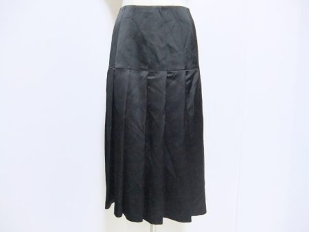 程よい長さのミモレ丈で上品に！エポカのスカートをお売りいただきました