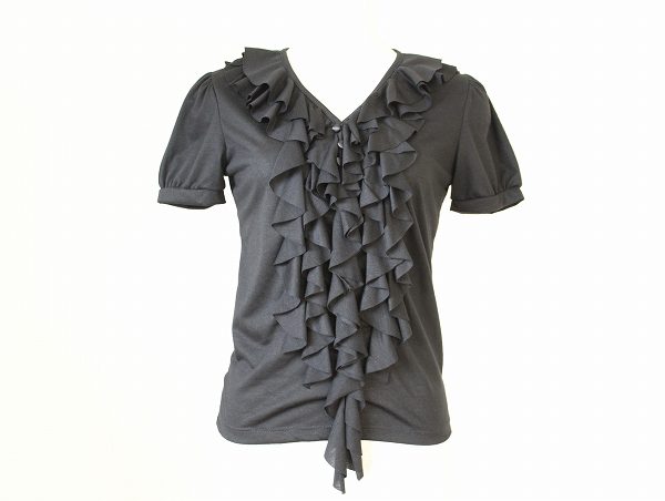 しっかりフリルでメリハリある印象が叶う！ボンサンスのカットソーをお売りいただきました