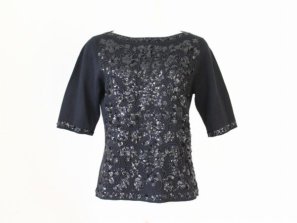 マダム服をまとめて買取依頼いただき、マダムジョコンダのニットを買取いたしました