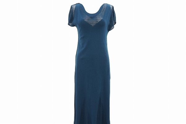 深みのある青緑が上品かつ落ち着き感を演出!イッセイミヤケのワンピースをお売りいただきました