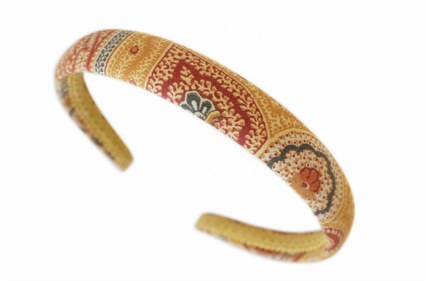 ワントーンコーデのアクセントにもおすすめです！エトロのカチューシャをお売りいただきました