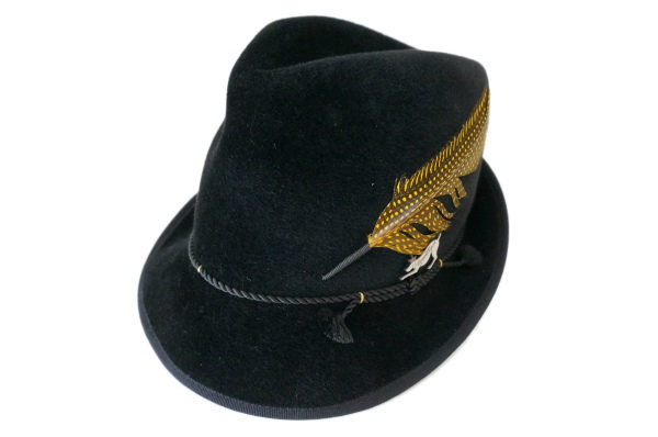 高貴な雰囲気を感じられるベロア素材!クラウンクラウンのフェルトハットを買取しました