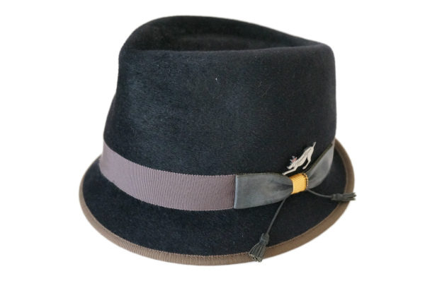 使わない帽子を一気に処分、クラウンクラウンの帽子を買取いたしました