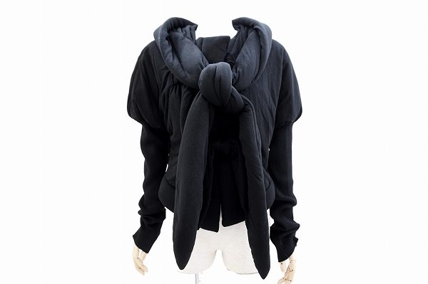 ゴージャスなデザインで高貴な印象に！センソユニコのコートをお売りいただきました