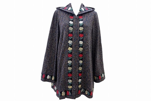 ほどよい花柄でカジュアル×上品コーデが完成!斉藤都世子のジャケットをお売りいただきました