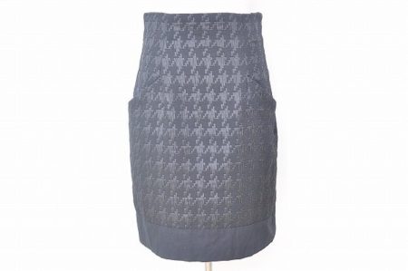 カラフルなトップスとも相性バッチリ！キャサリンマランドリーノのスカートをお売りいただきました