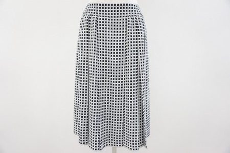 芸術のような不思議な柄が魅力！マッキントッシュのスカートをお売りいただきました