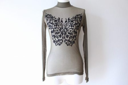 胸元のデザインがエレガント！レキップヨシエイナバのカットソーをお売りいただきました