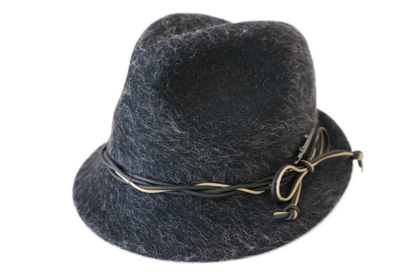 品格を表すフェルトハットで上品な装いを！クラウンクラウン フェルトハットをお売りいただきました