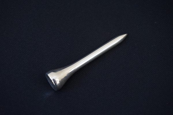 ばっちりプレーは道具選びから始まります！ティファニー ゴルフ ティー 小物をお売りいただきました