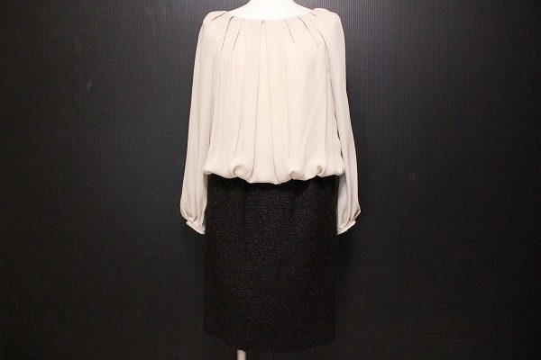 シルク×ニットの異色のコラボがレアです！アドーアのワンピースをお売りいただきました